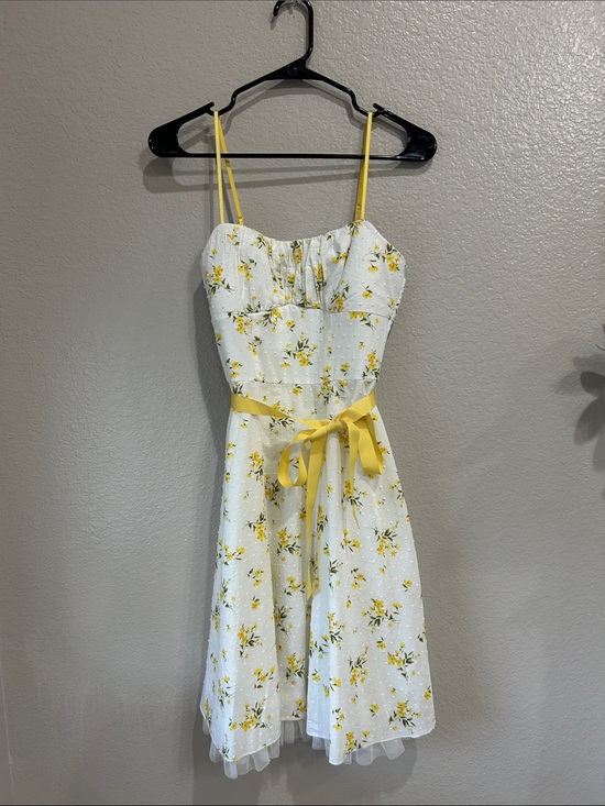 Dresses & Skirts - Ruby Rox Women’s White Yellow Floral Sundress Bow Tie Sleeveless Summer Sz 7